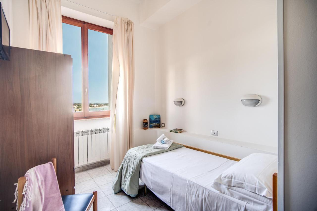 Villa Mg Hotel Santa Marinella Buitenkant foto