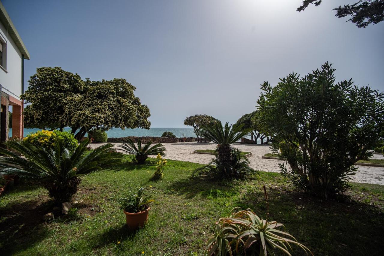 Villa Mg Hotel Santa Marinella Buitenkant foto