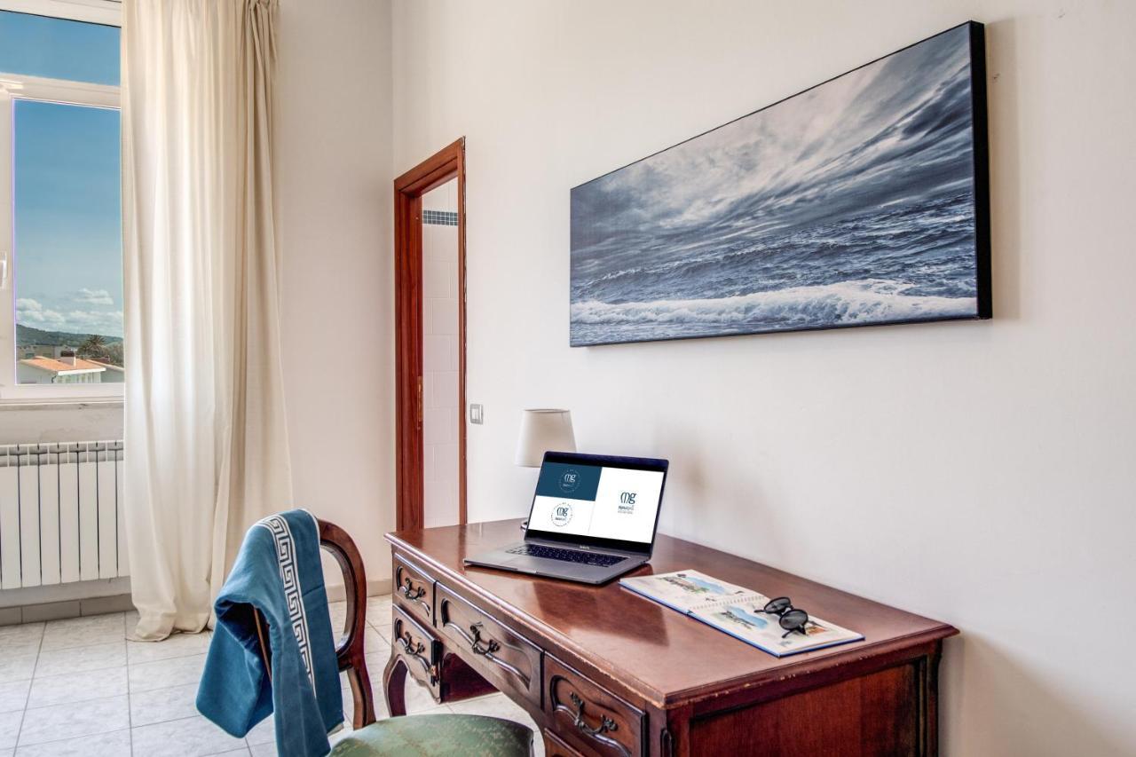 Villa Mg Hotel Santa Marinella Buitenkant foto