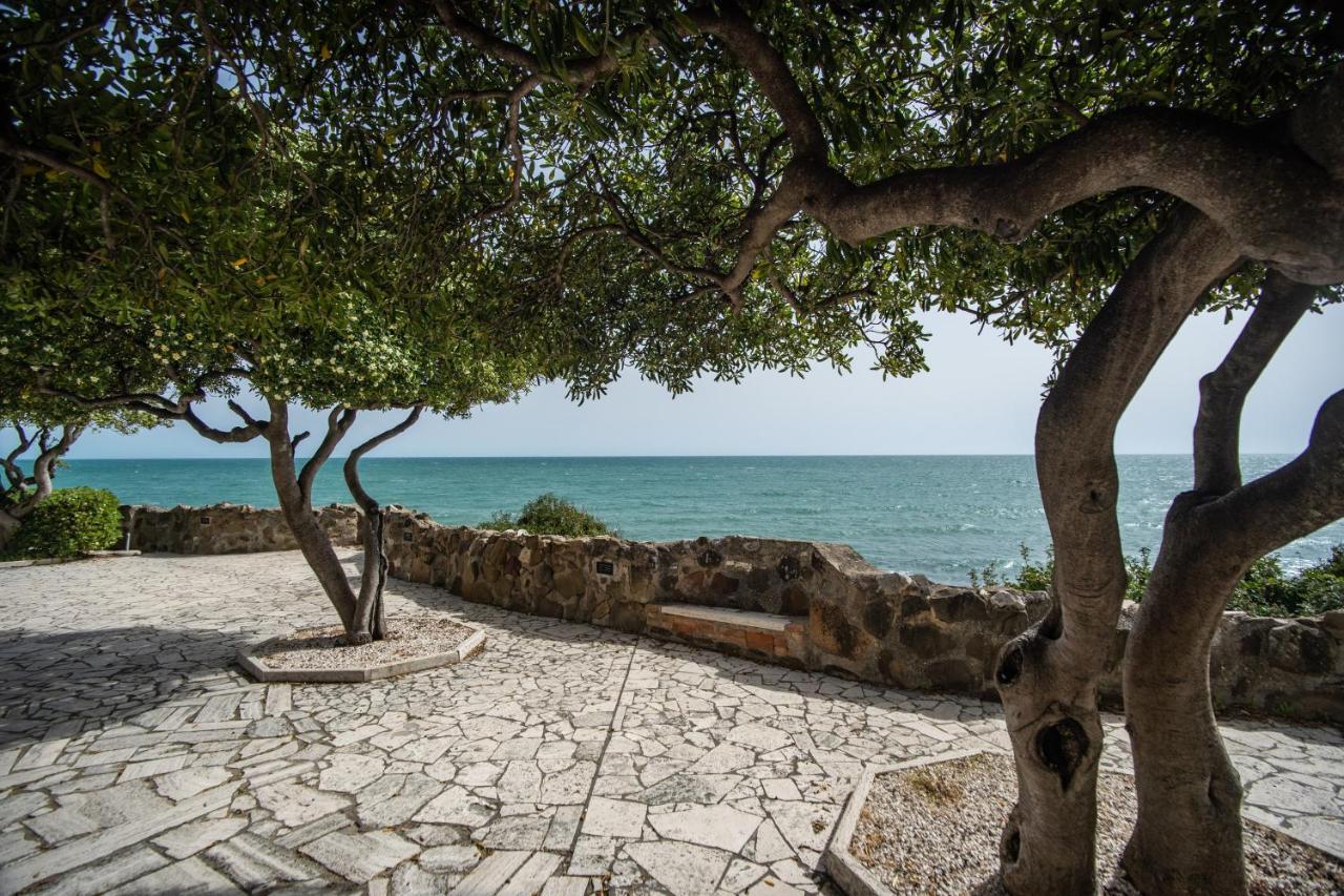 Villa Mg Hotel Santa Marinella Buitenkant foto