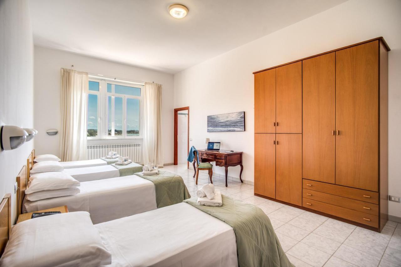 Villa Mg Hotel Santa Marinella Buitenkant foto