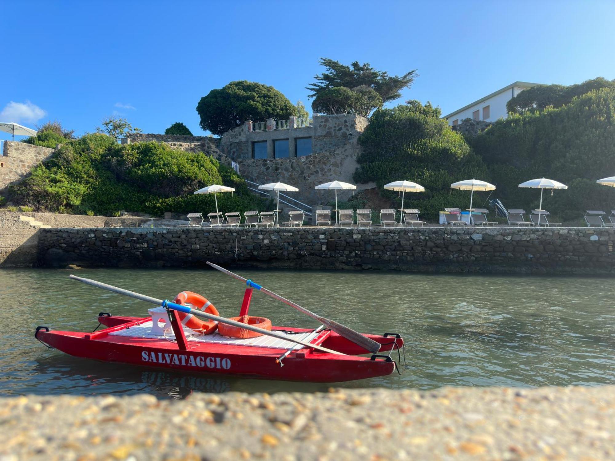 Villa Mg Hotel Santa Marinella Buitenkant foto
