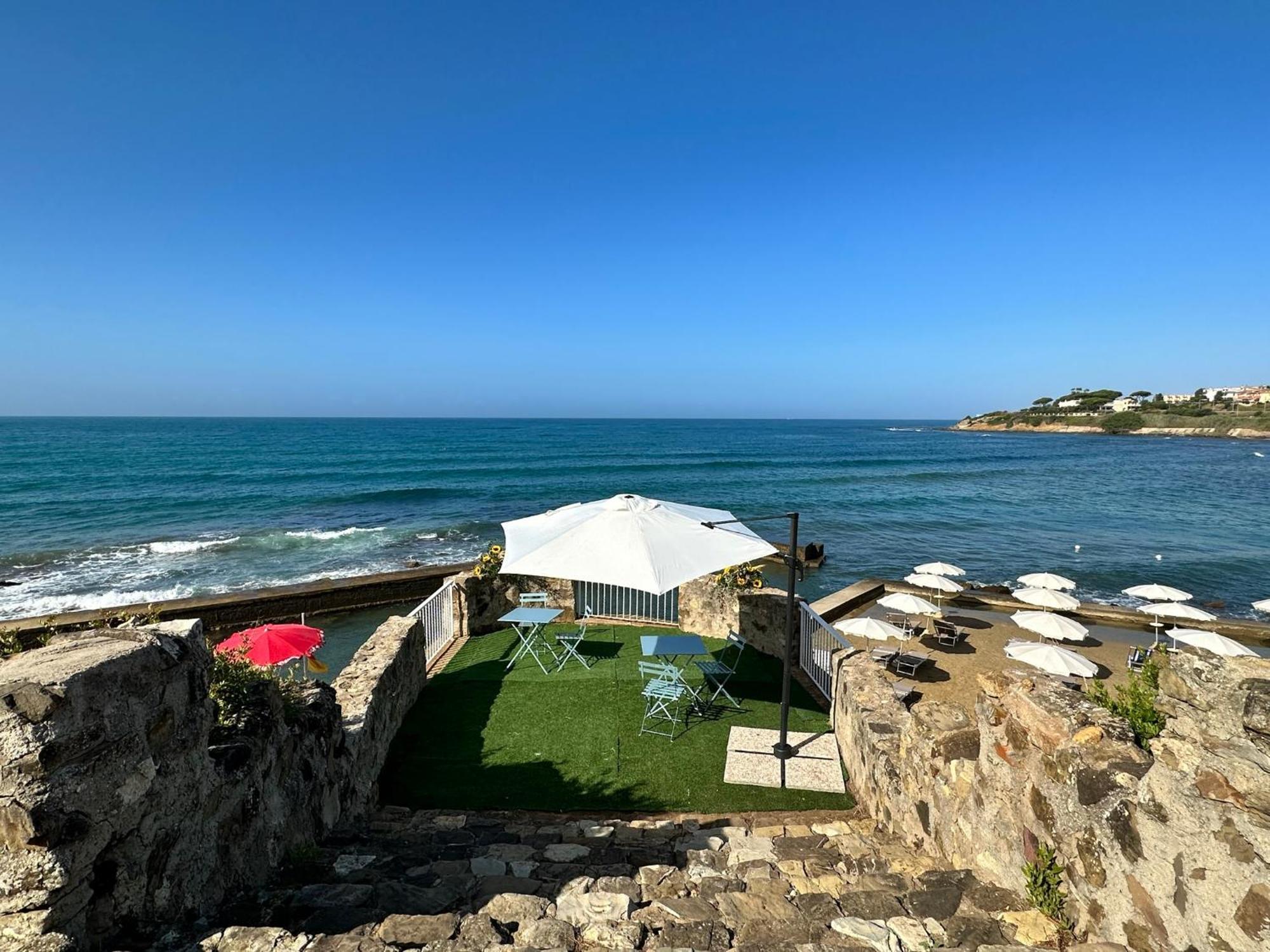 Villa Mg Hotel Santa Marinella Buitenkant foto