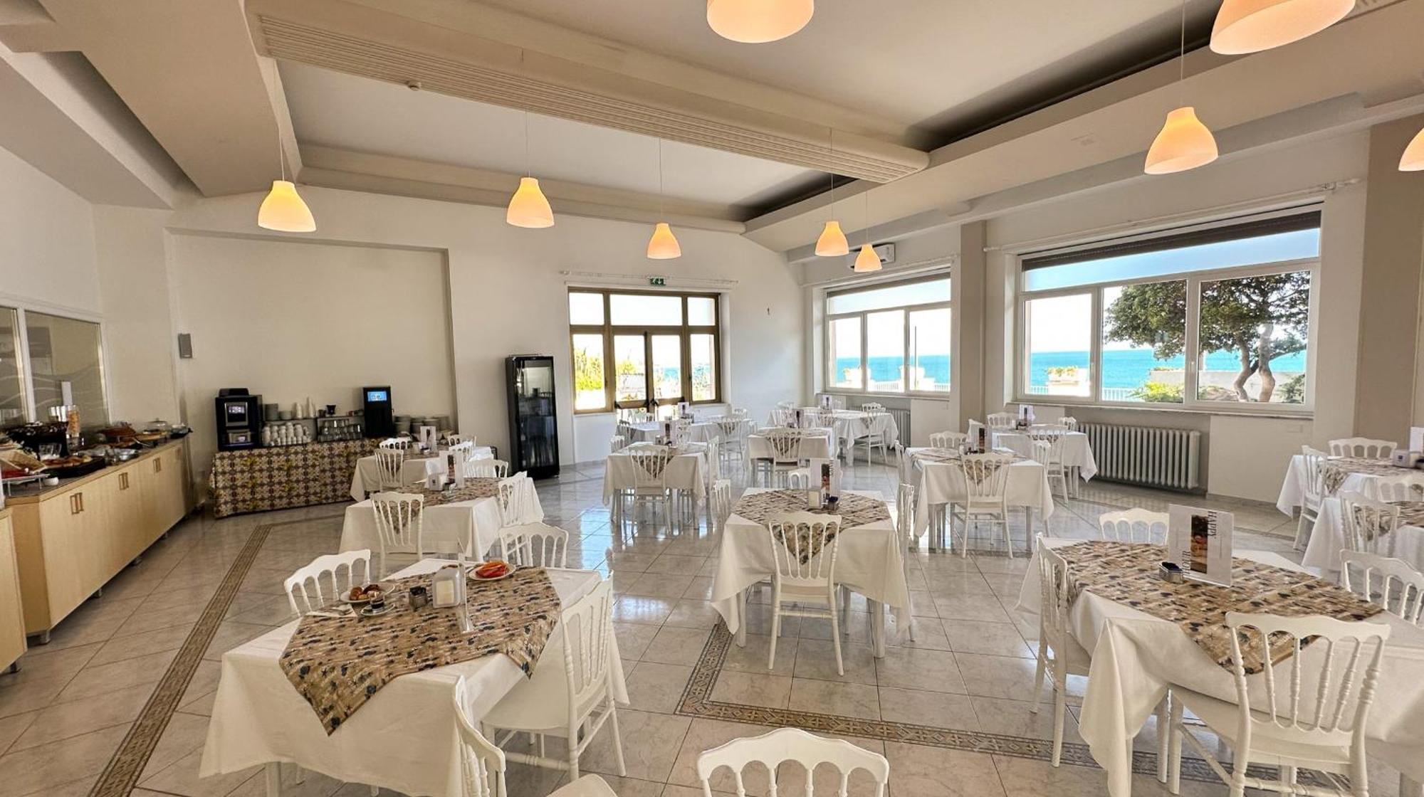 Villa Mg Hotel Santa Marinella Buitenkant foto