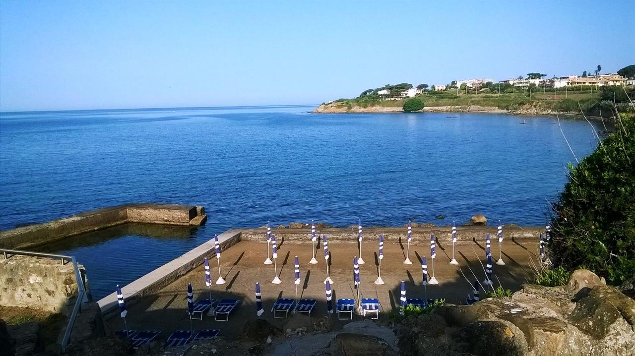 Villa Mg Hotel Santa Marinella Buitenkant foto